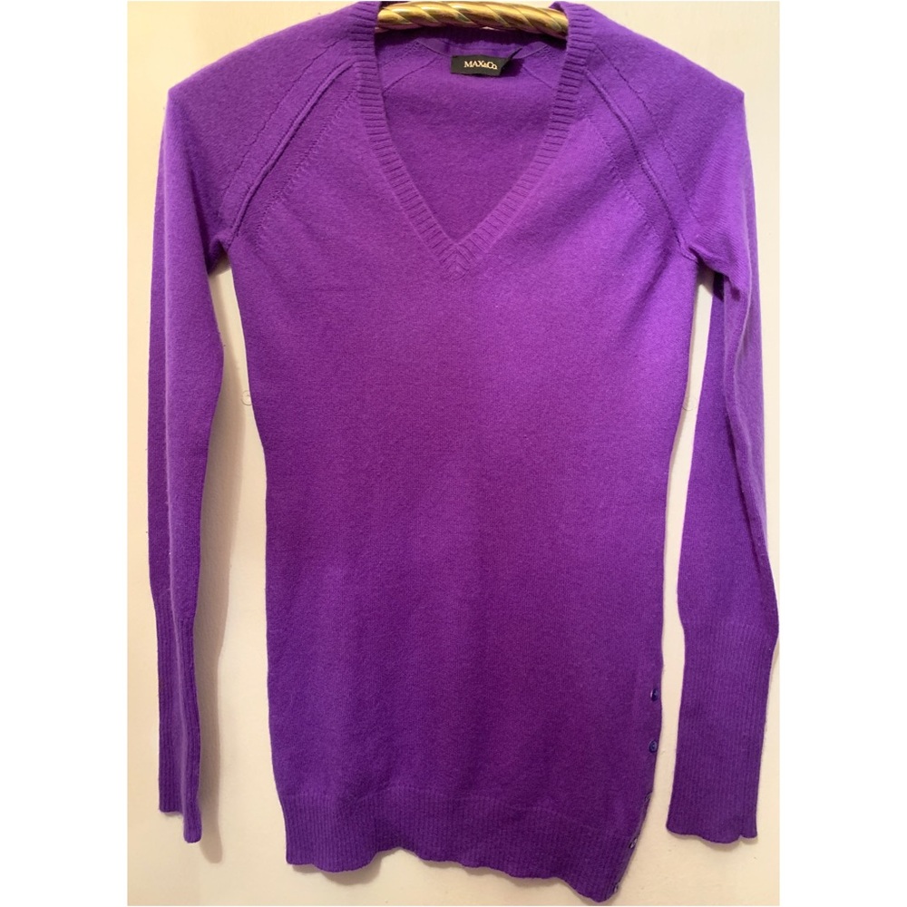 Max&Co Purple cashmere v-neck sweater size Small
